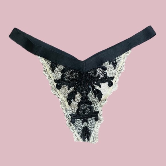 Victoria's Secret NWT Floral Embroidered Lace Thong Panties - Picture 1 of 2